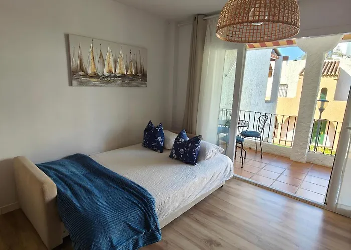 Renovated On Beachside With Pool Appartement Nerja