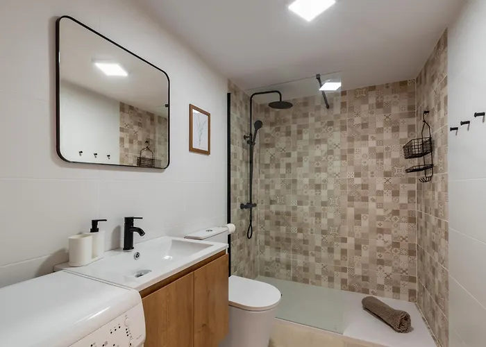 Appartement Renovated On Beachside With Pool *
